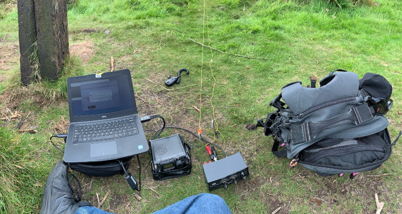 Laptop, Yaesu FT-817, Travel Tuner and connected antenna